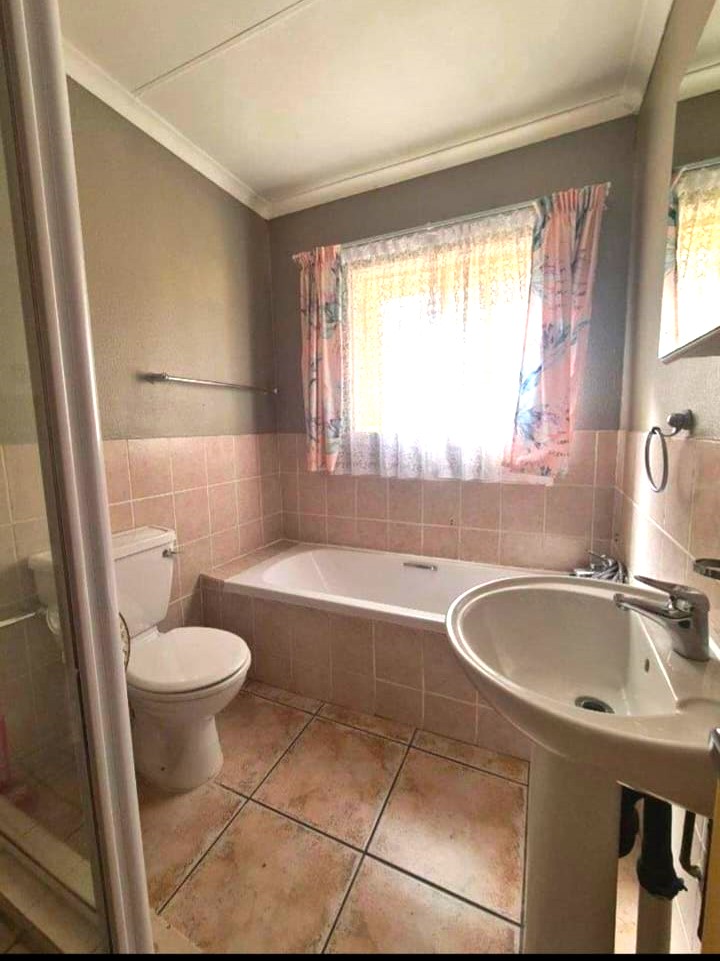 2 Bedroom Property for Sale in Sasolburg Ext 11 Free State
